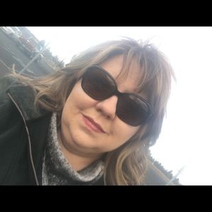 Meet your Posher, Shana